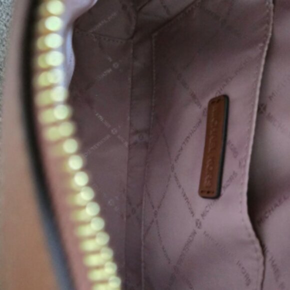 Michael Kors Jet Set MAEVE MRSP 298!!! NWT - Picture 7 of 11